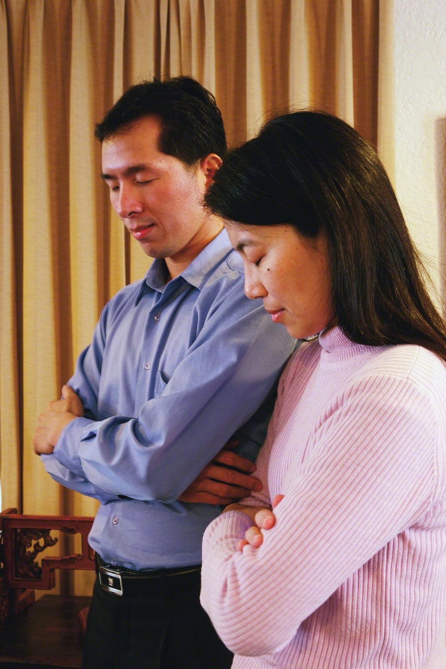 dating couples pray together